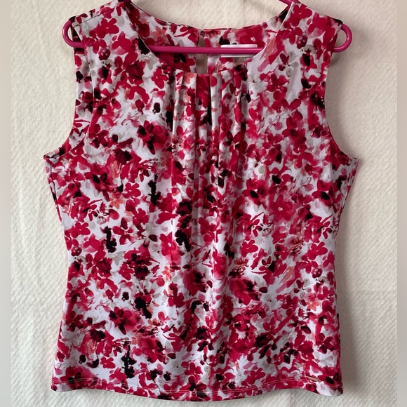 Calvin Klein Blouse - Crew Neckline - Sleeveless - Pleat Front - Picture 1 of 5